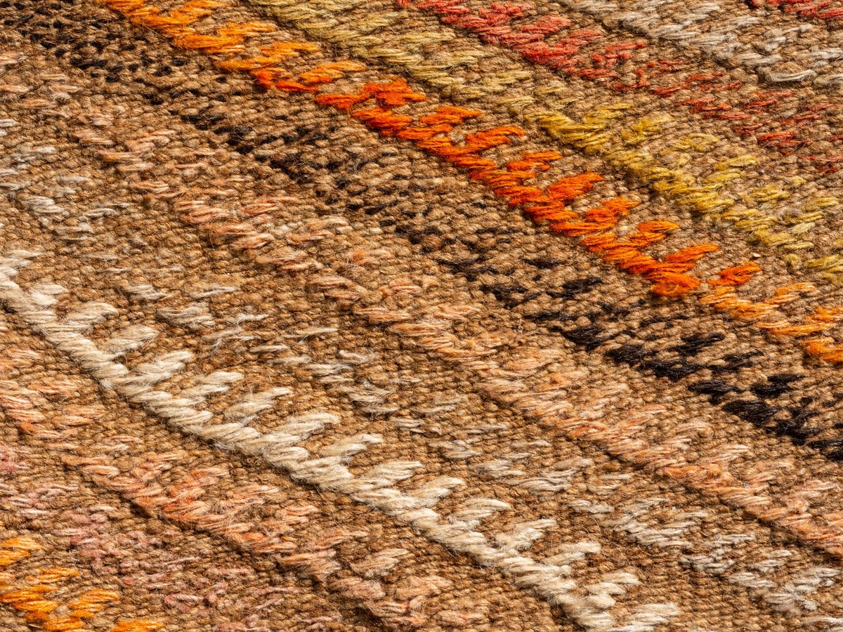 Dye instability and stain set in upholstery fibres